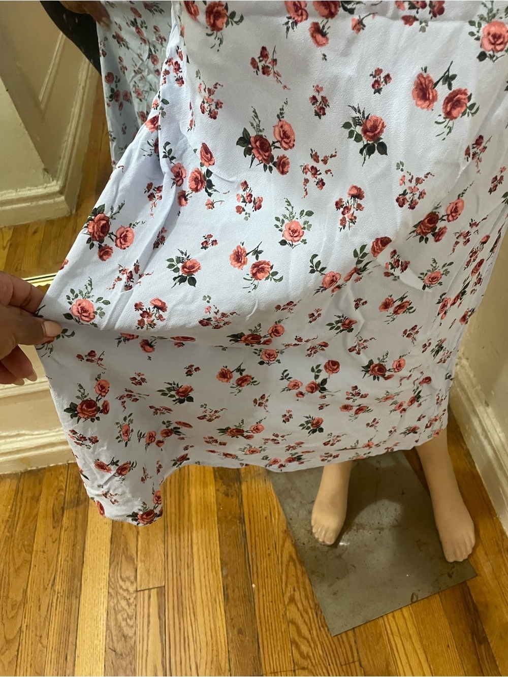 wild fable Light Blue Floral Midi Dress with Scoop Neck - Picture 5 of 10